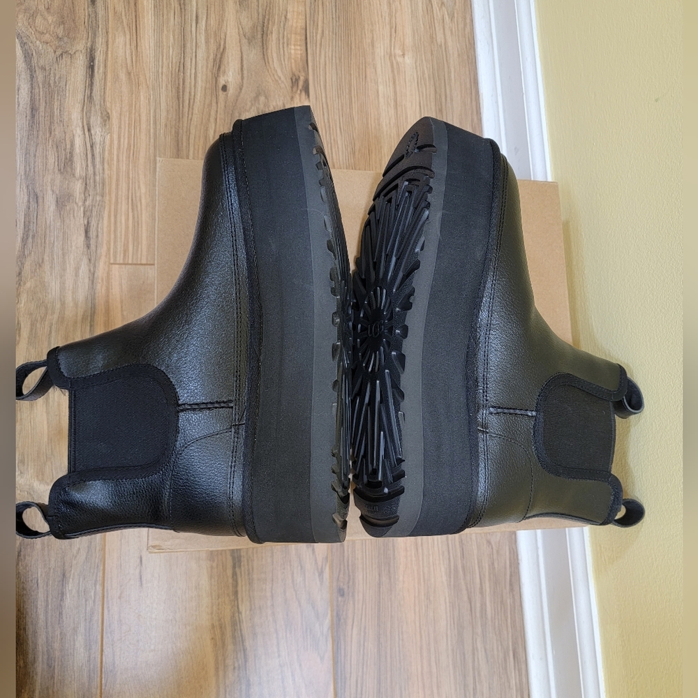 UGG Neumel platform Chelsea boot, black - Picture 4 of 9
